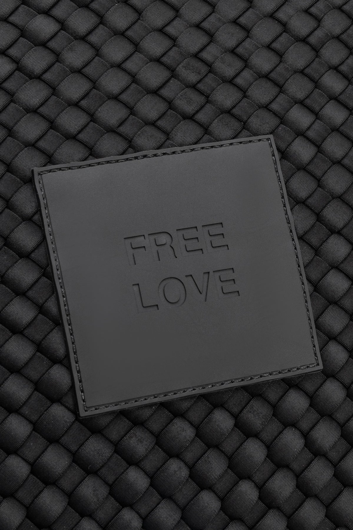 VERB TO DO FREE LOVE SB en color BLACK  (6)