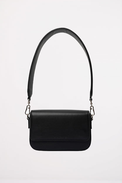 OLIVIA MAREQUE PANTONE en color NGRPE  (1)