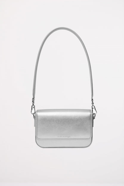 OLIVIA MAREQUE PANTONE en color PLATAPE  (1)