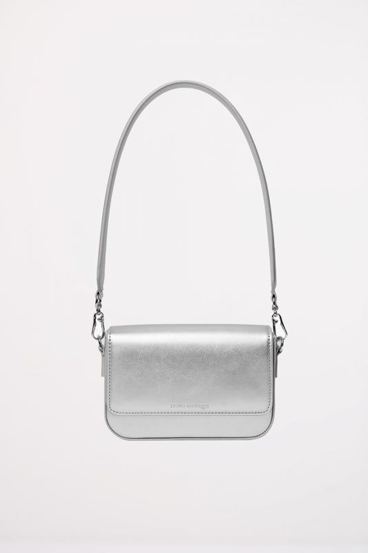 OLIVIA MAREQUE PANTONE en color PLATAPE  (1)