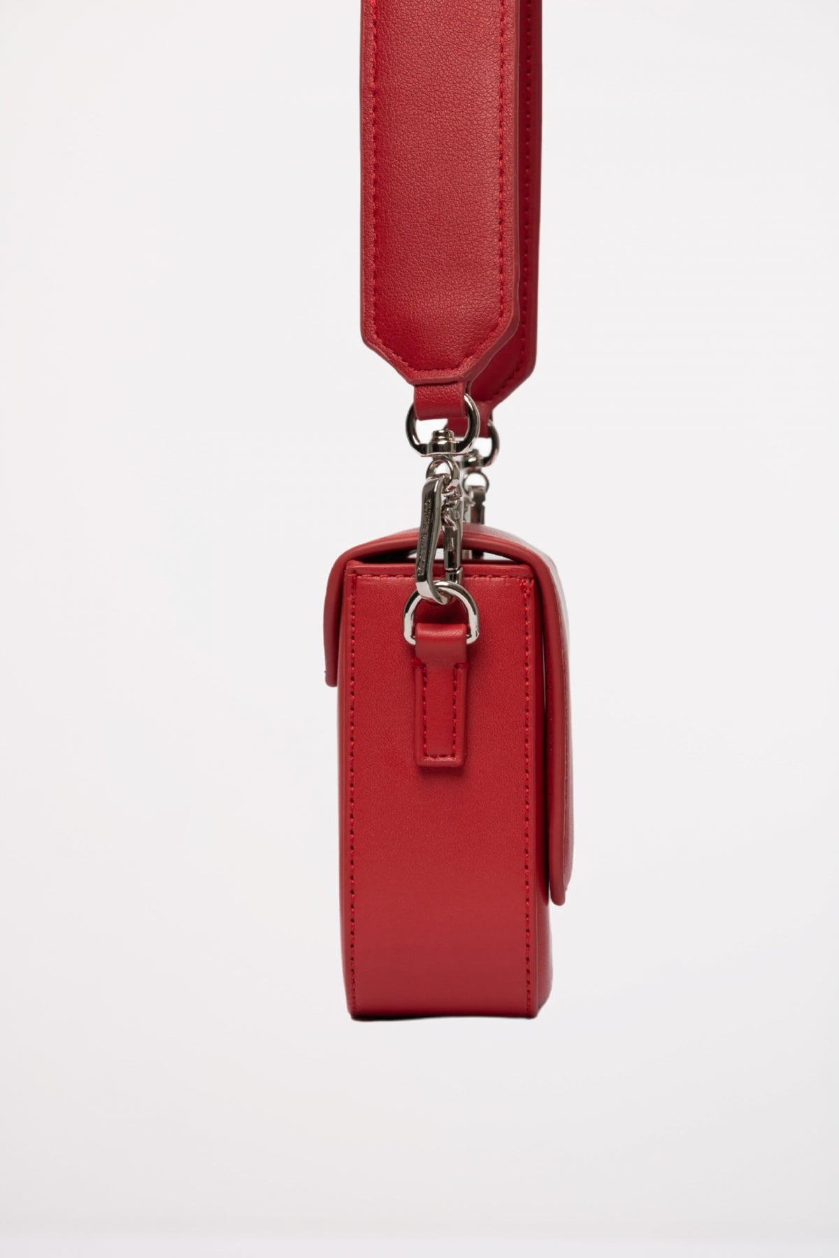 OLIVIA MAREQUE PANTONE  en color ROJO  (2)