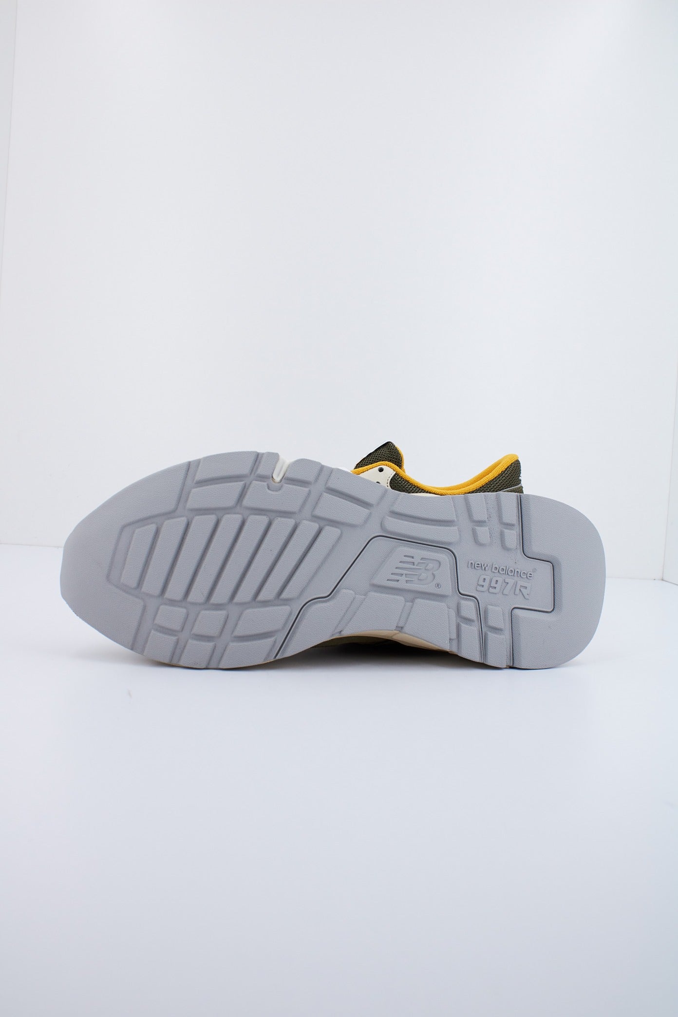 NEW BALANCE U RBB en color RBB  (4)