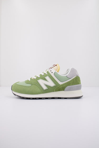 NEW BALANCE U RCC  en color RCC  (1)