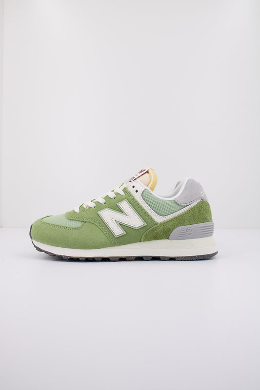 NEW BALANCE U RCC  en color RCC  (1)