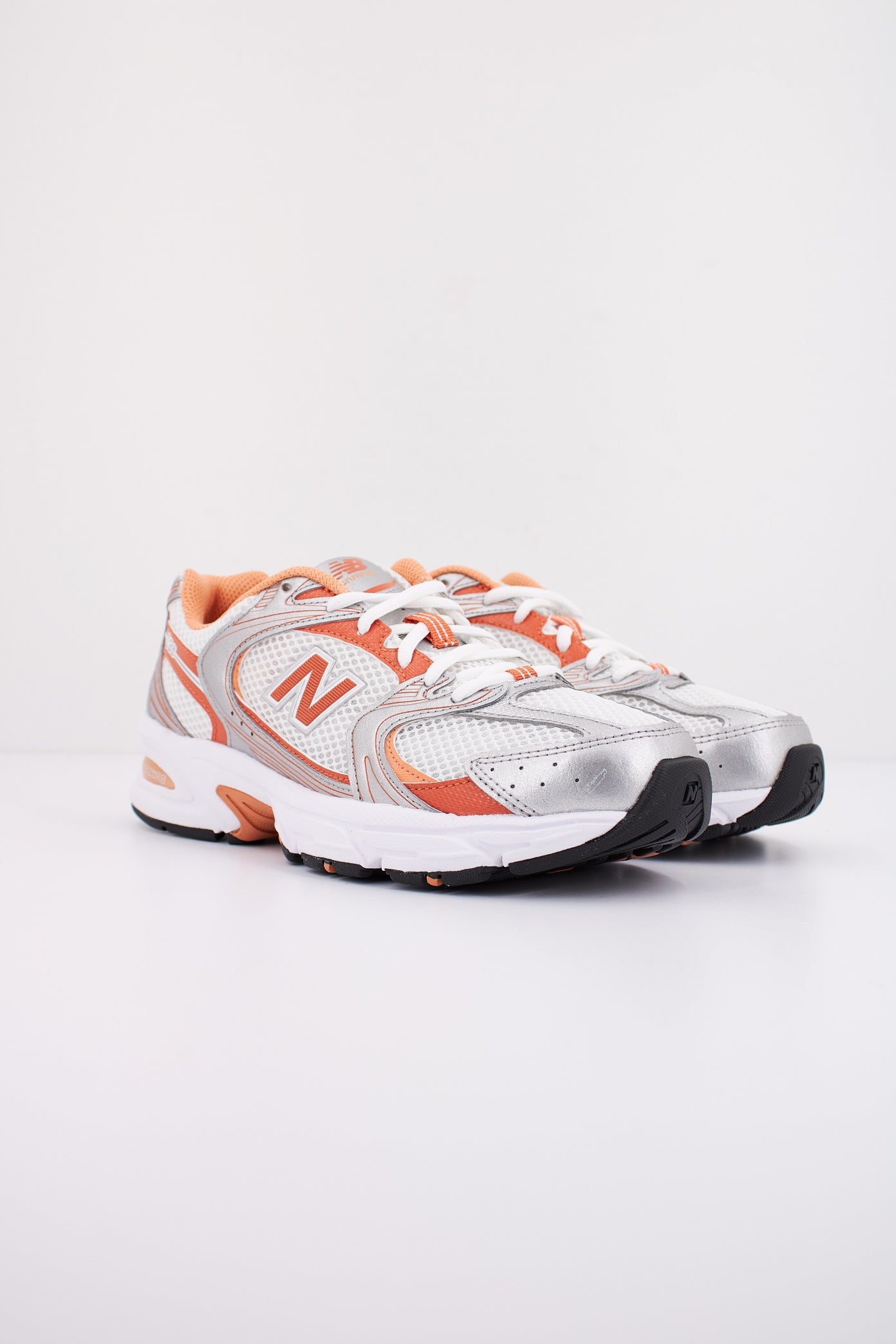 NEW BALANCE MR  en color ADC  (2)