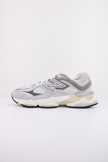 NEW BALANCE U  en color GRY  (1)