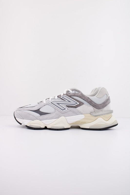 NEW BALANCE U  en color GRY  (1)