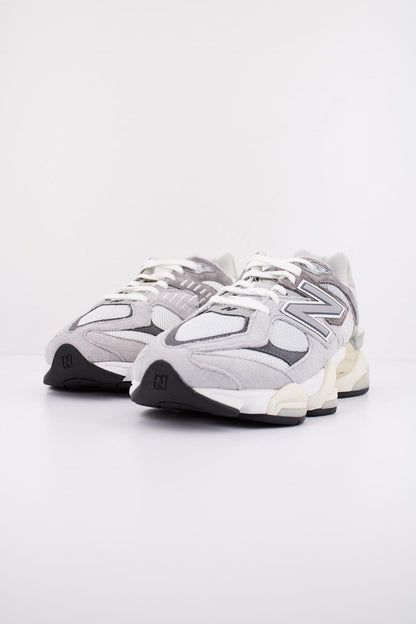 NEW BALANCE U  en color GRY  (2)