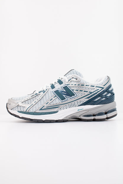 NEW BALANCE U  en color RCE  (1)