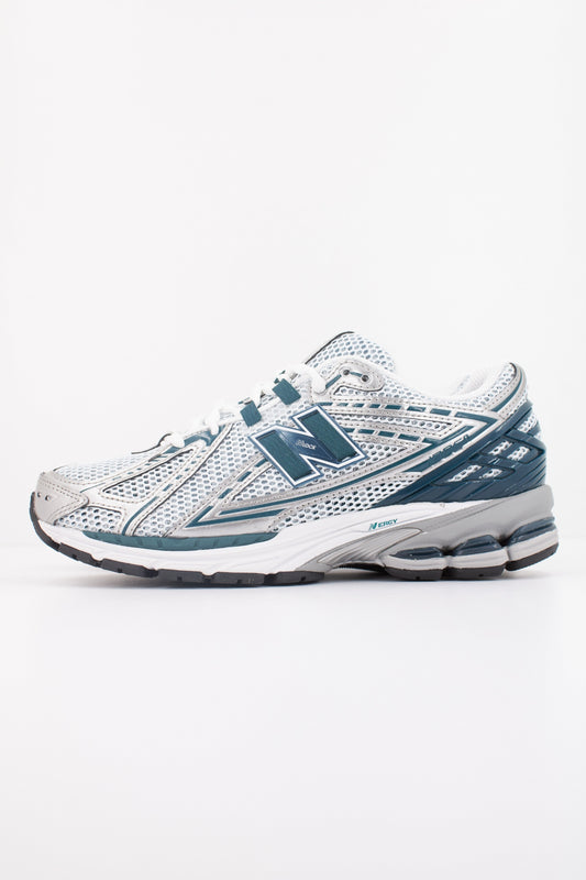 NEW BALANCE U  en color RCE  (1)