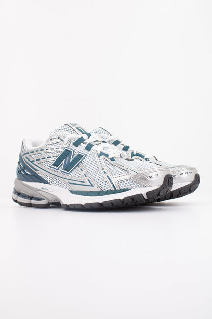 NEW BALANCE U  en color RCE  (2)