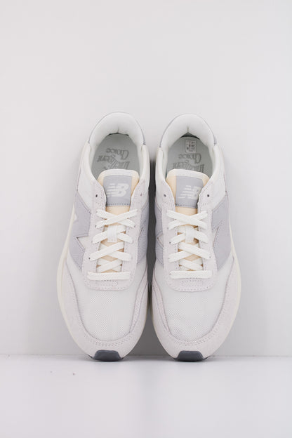 NEW BALANCE U AA en color AA  (3)