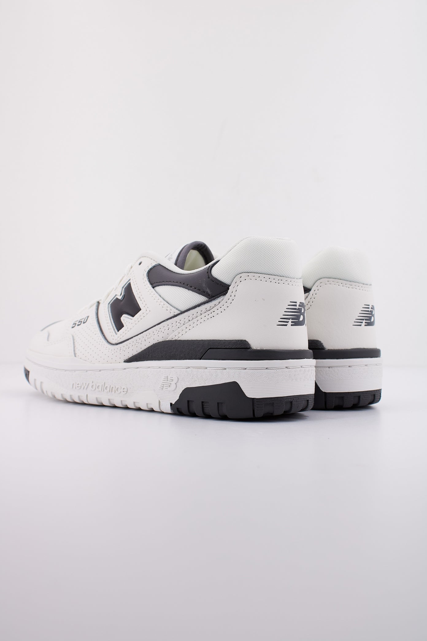 NEW BALANCE BBW BH  en color BH  (4)