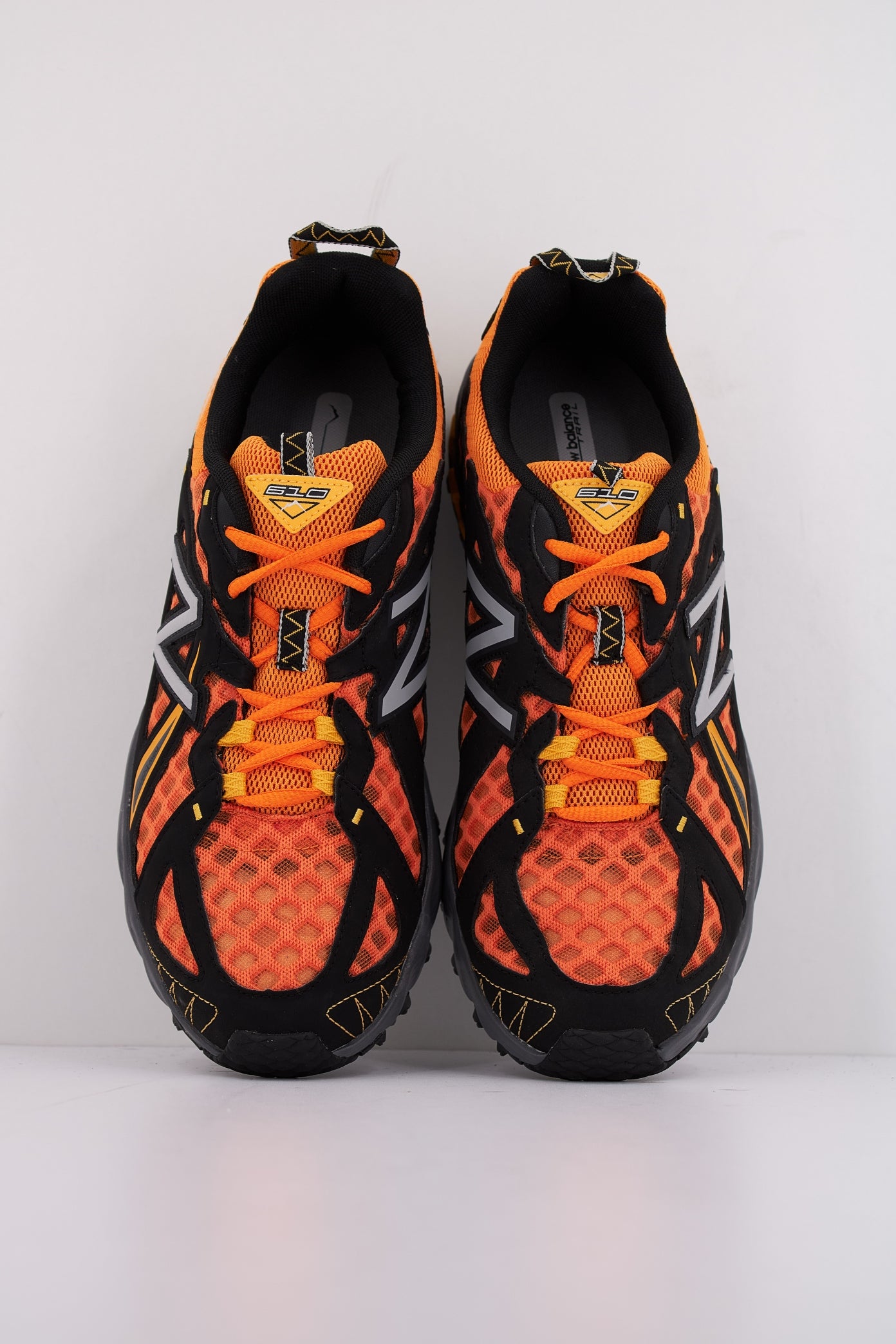 NEW BALANCE ML TAO  en color TAO  (3)