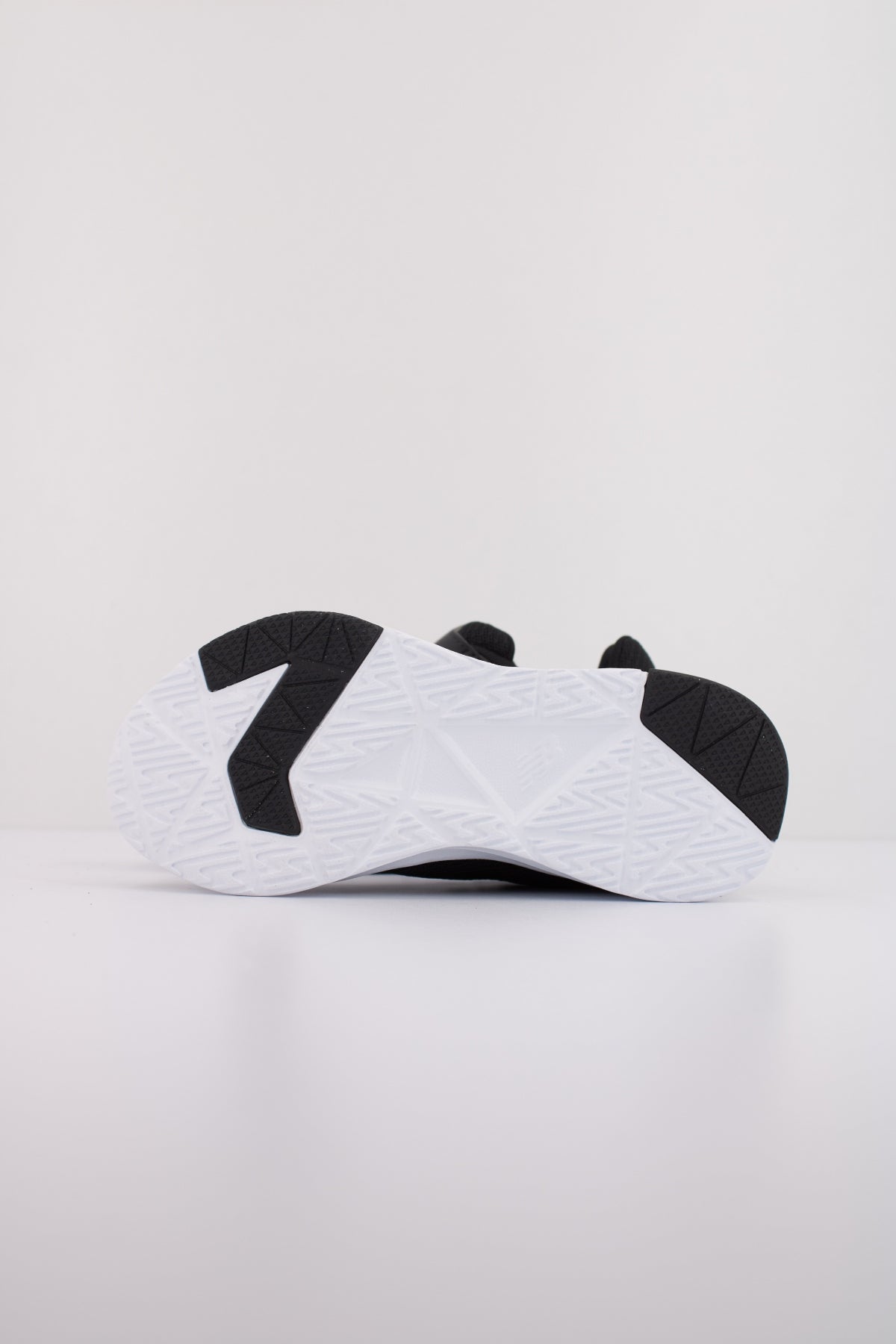 NEW BALANCE PT en color BK  (5)