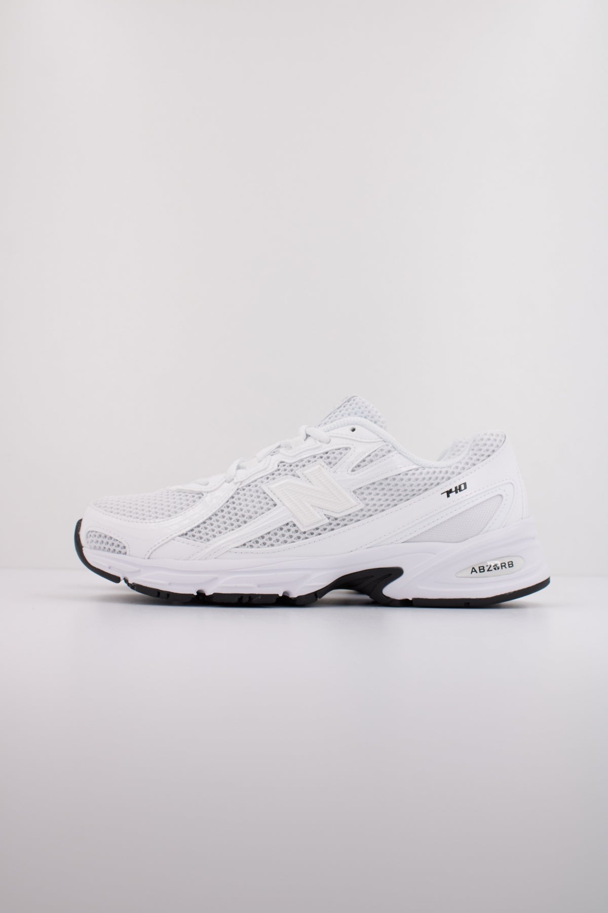 NEW BALANCE U en color WW  (1)