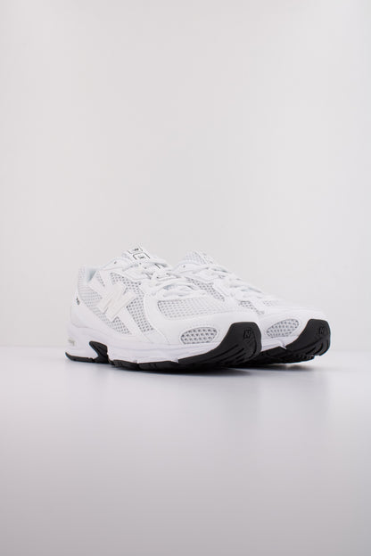 NEW BALANCE U en color WW  (2)