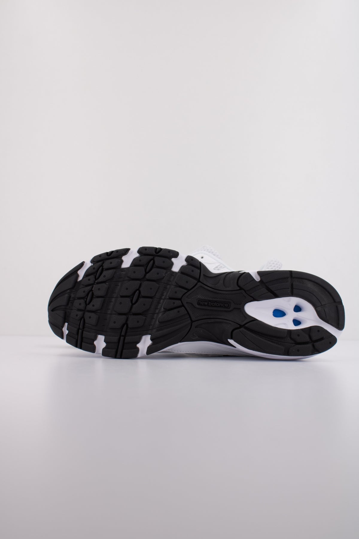 NEW BALANCE U en color WW  (5)