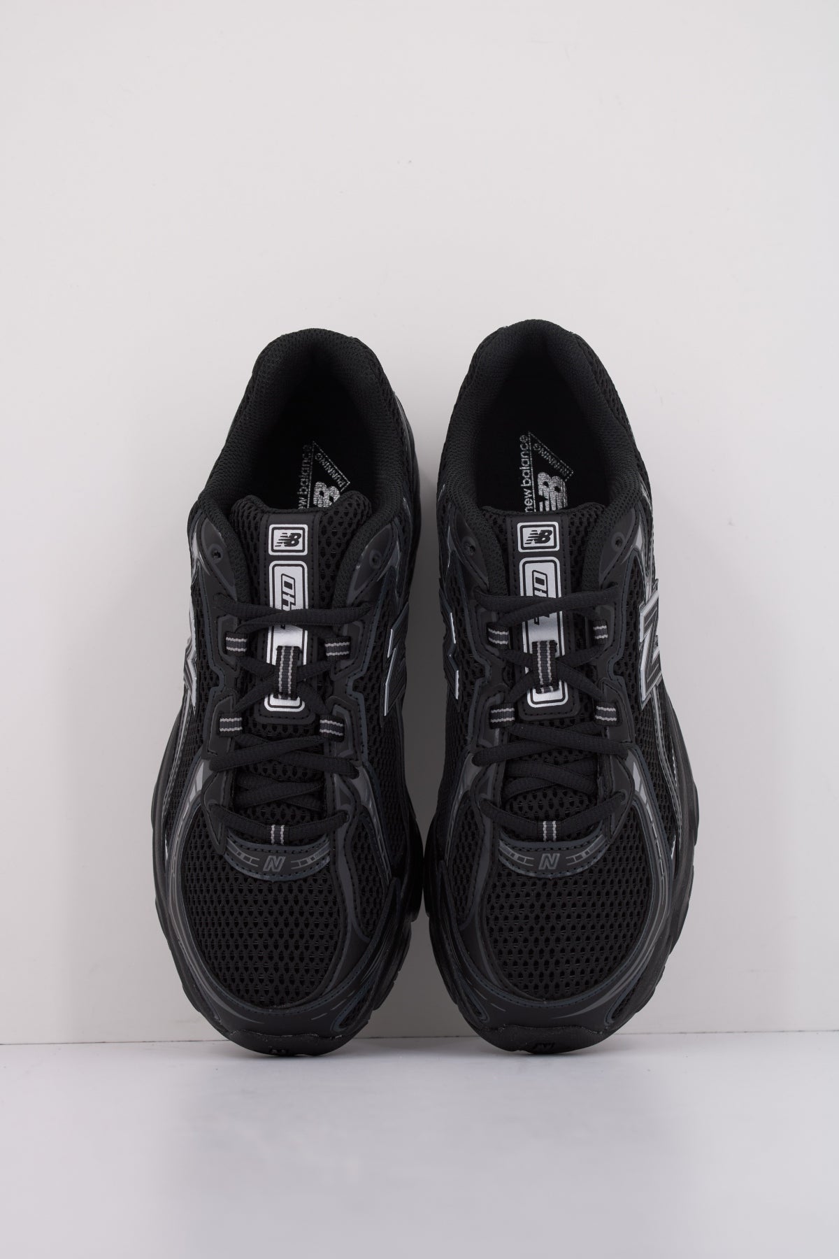 NEW BALANCE U BM en color BM  (3)
