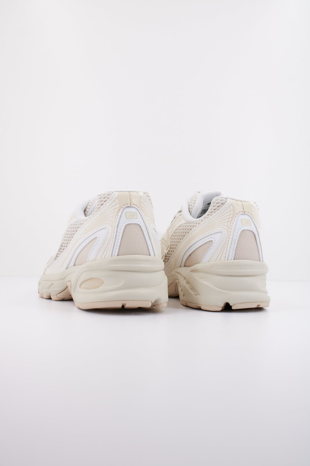 NEW BALANCE U en color KP  (4)