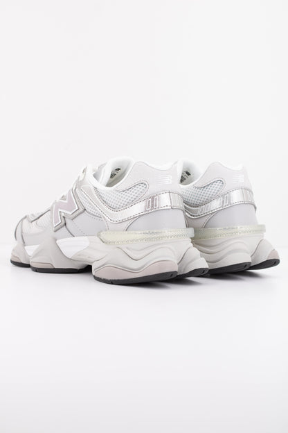 NEW BALANCE U  en color MU  (4)