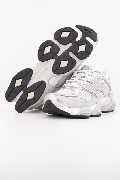 NEW BALANCE U  en color MU  (5)
