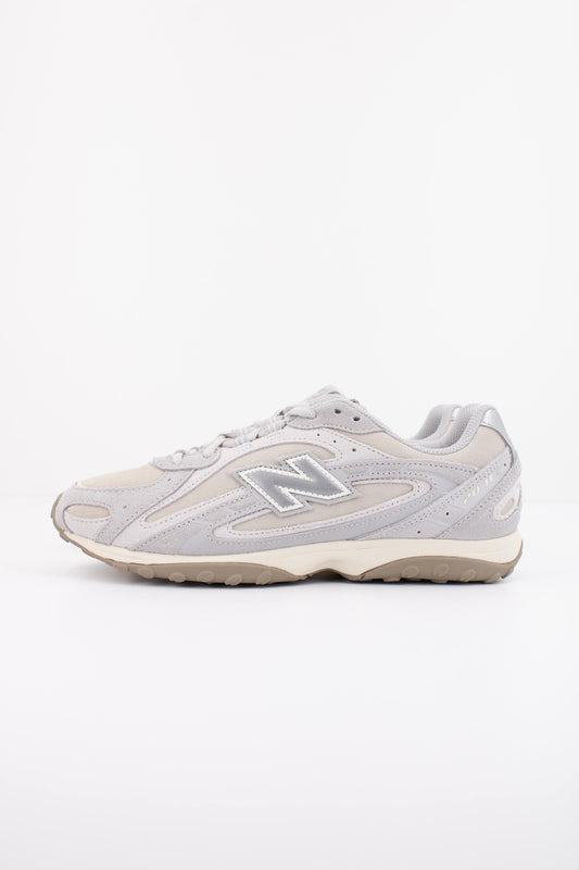 NEW BALANCE UL en color W  (1)
