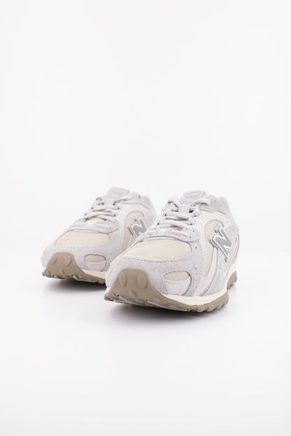 NEW BALANCE UL en color W  (2)