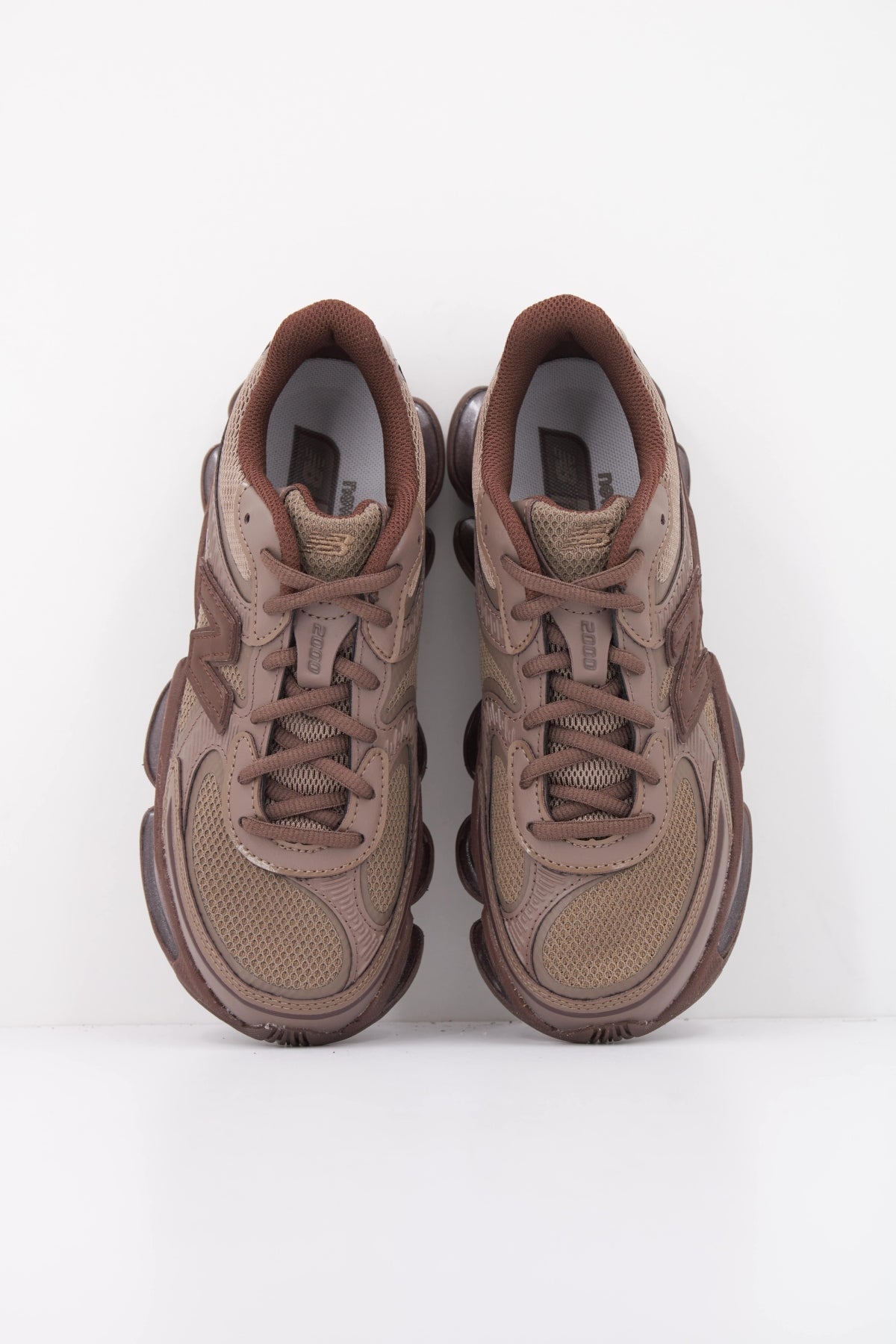 NEW BALANCE U EY DEPORTIVO en color EY  (3)