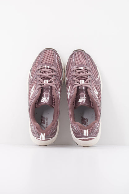 NEW BALANCE U COA DEPORTIVO en color COA  (3)