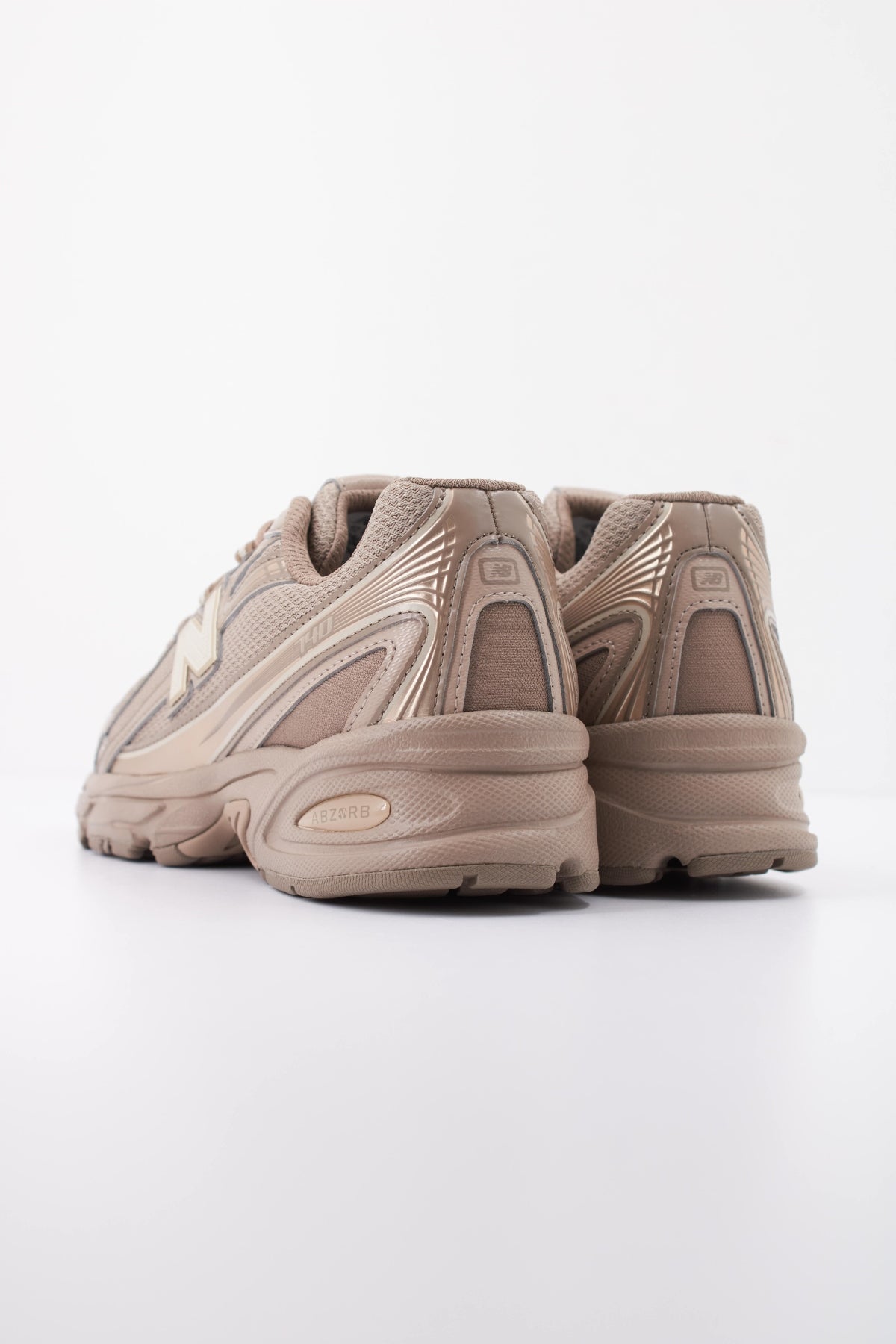 NEW BALANCE U XX DEPORTIVO en color XX  (4)