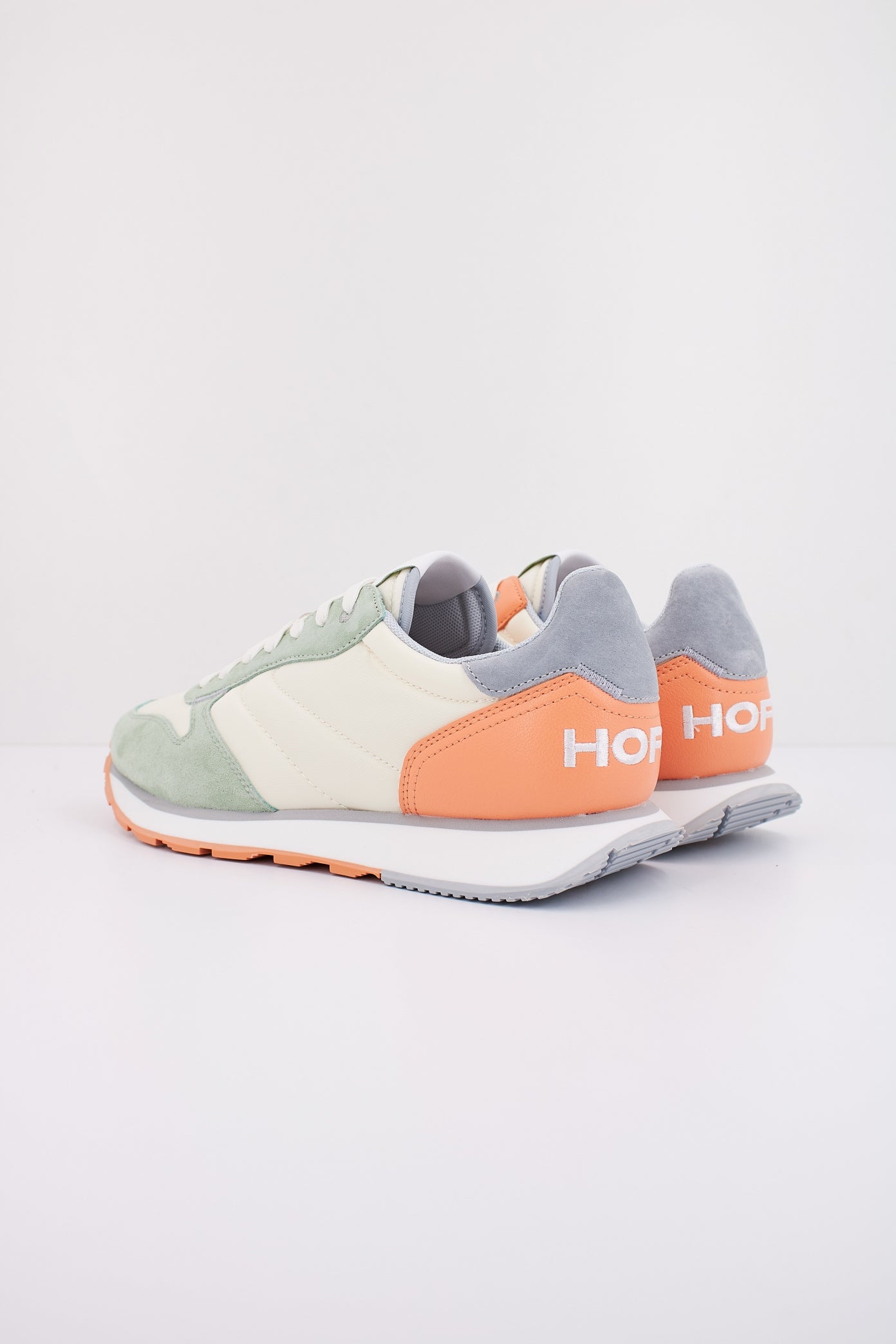 HOFF KYRENE en color MINT  (4)