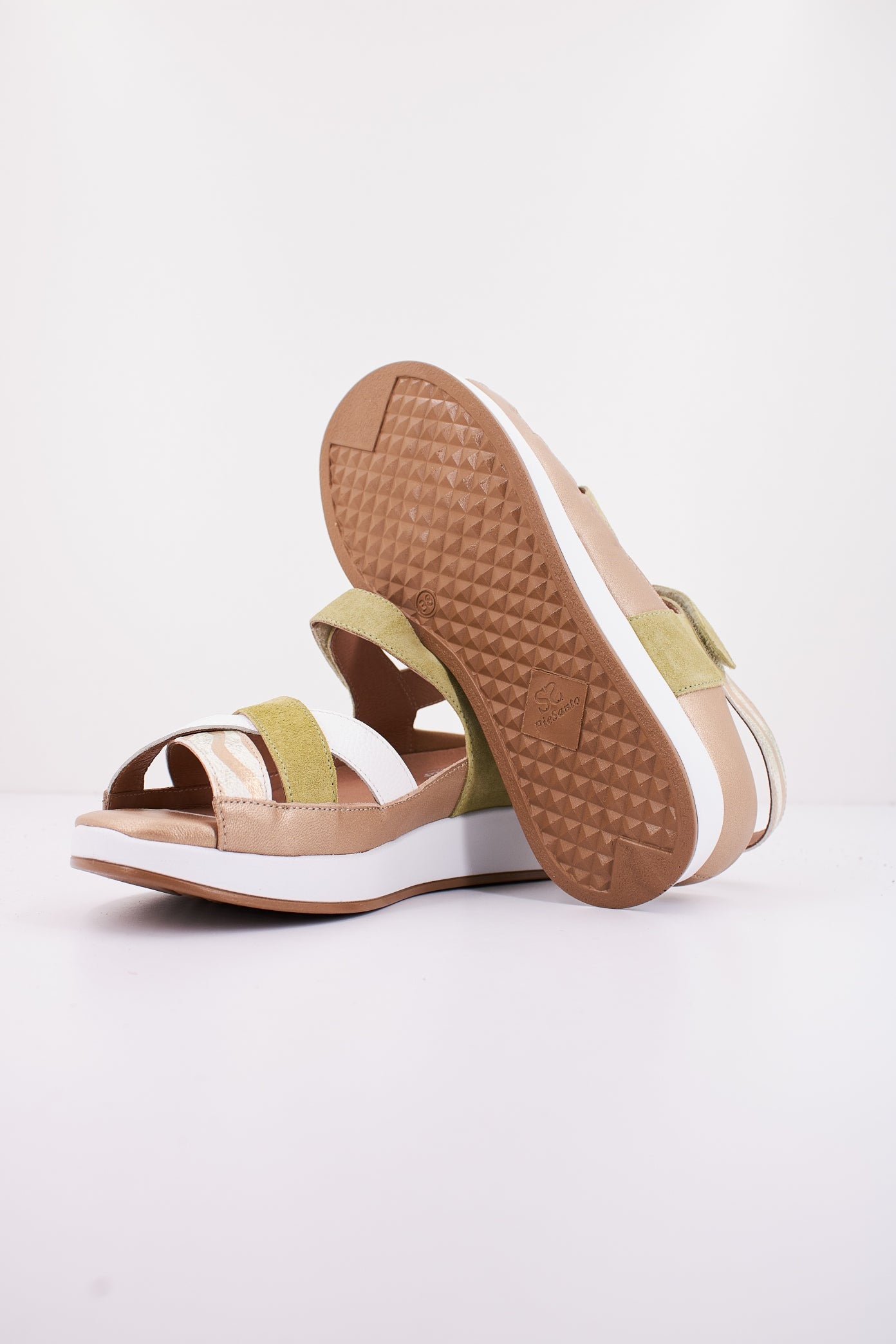 PIESANTO P en color BLANCO  (4)