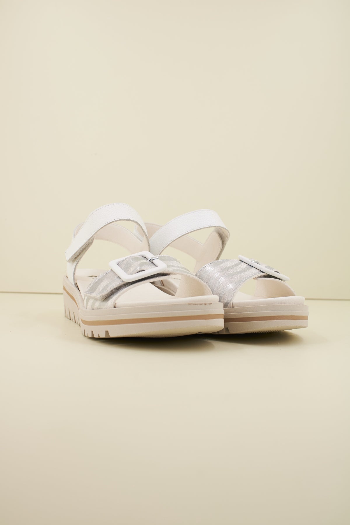 PIESANTO P en color PERLA  (2)