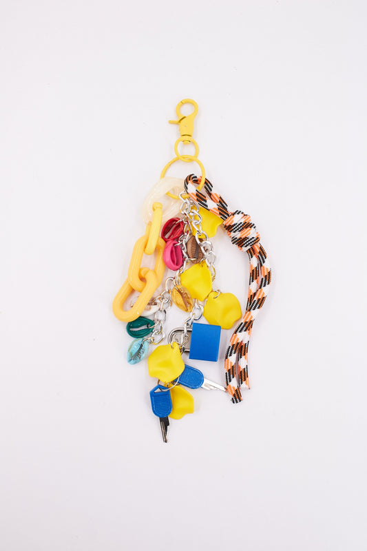 STICKY BESTIE BAG CHARM en color YELLOW  (1)