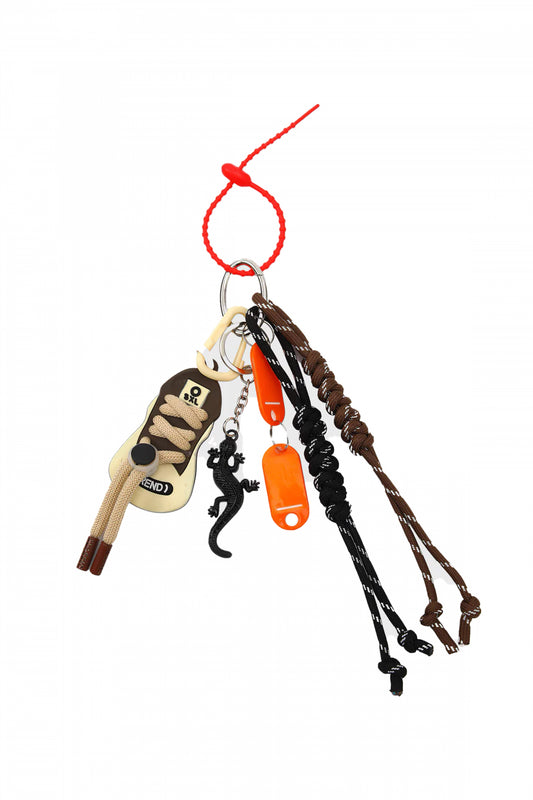 STICKY BESTIE BAG CHARM SET en color BROWN  (1)