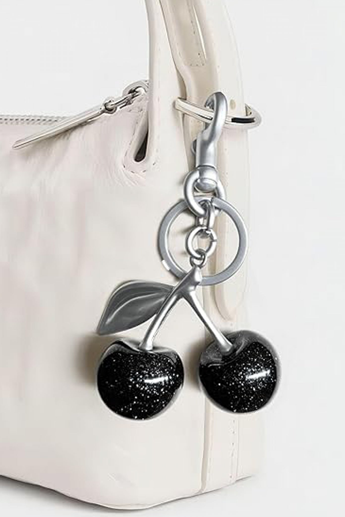 STICKY BESTIE CHERRY CHARM en color BLKSVR  (3)