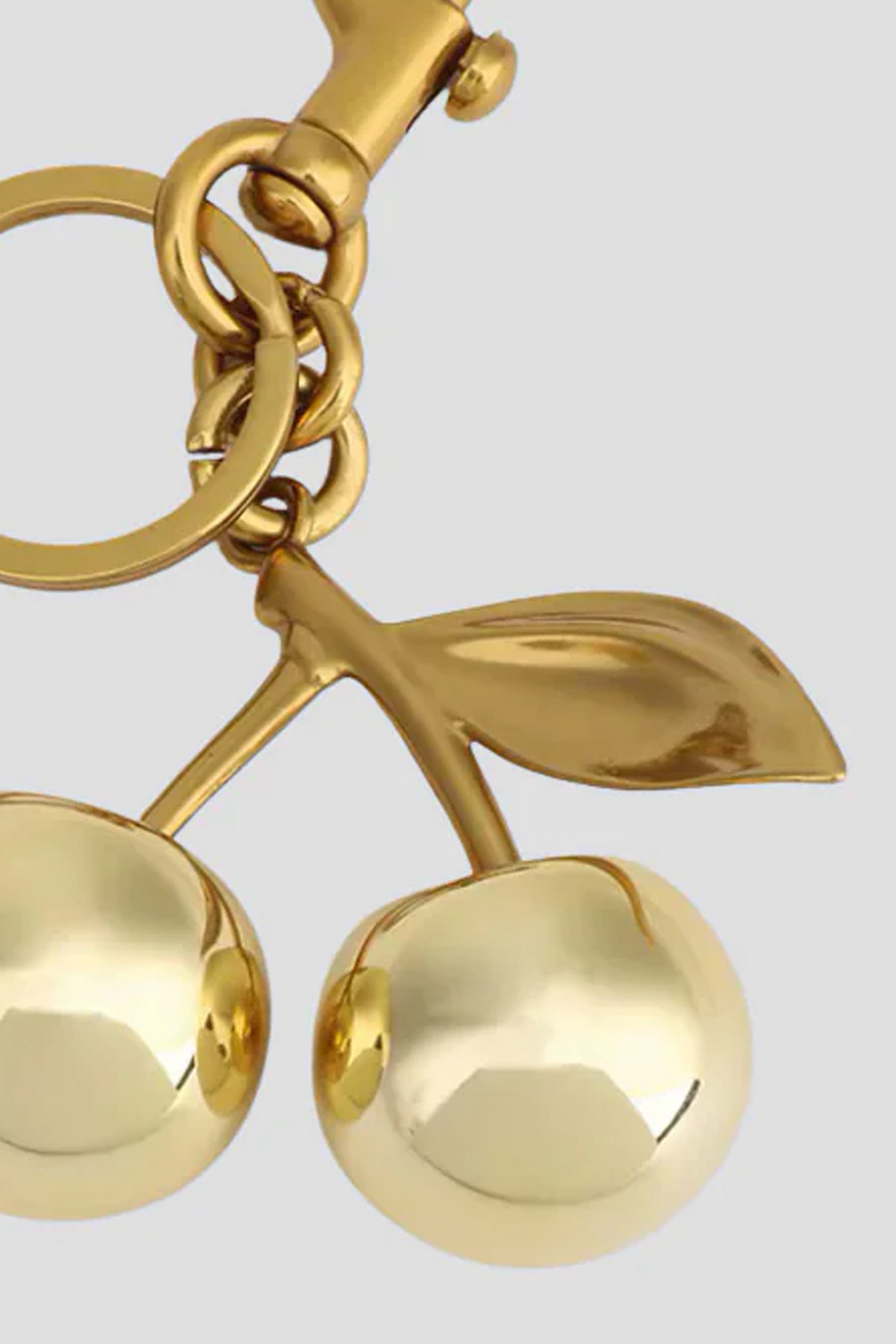 STICKY BESTIE CHERRY CHARM  en color GOLD  (2)