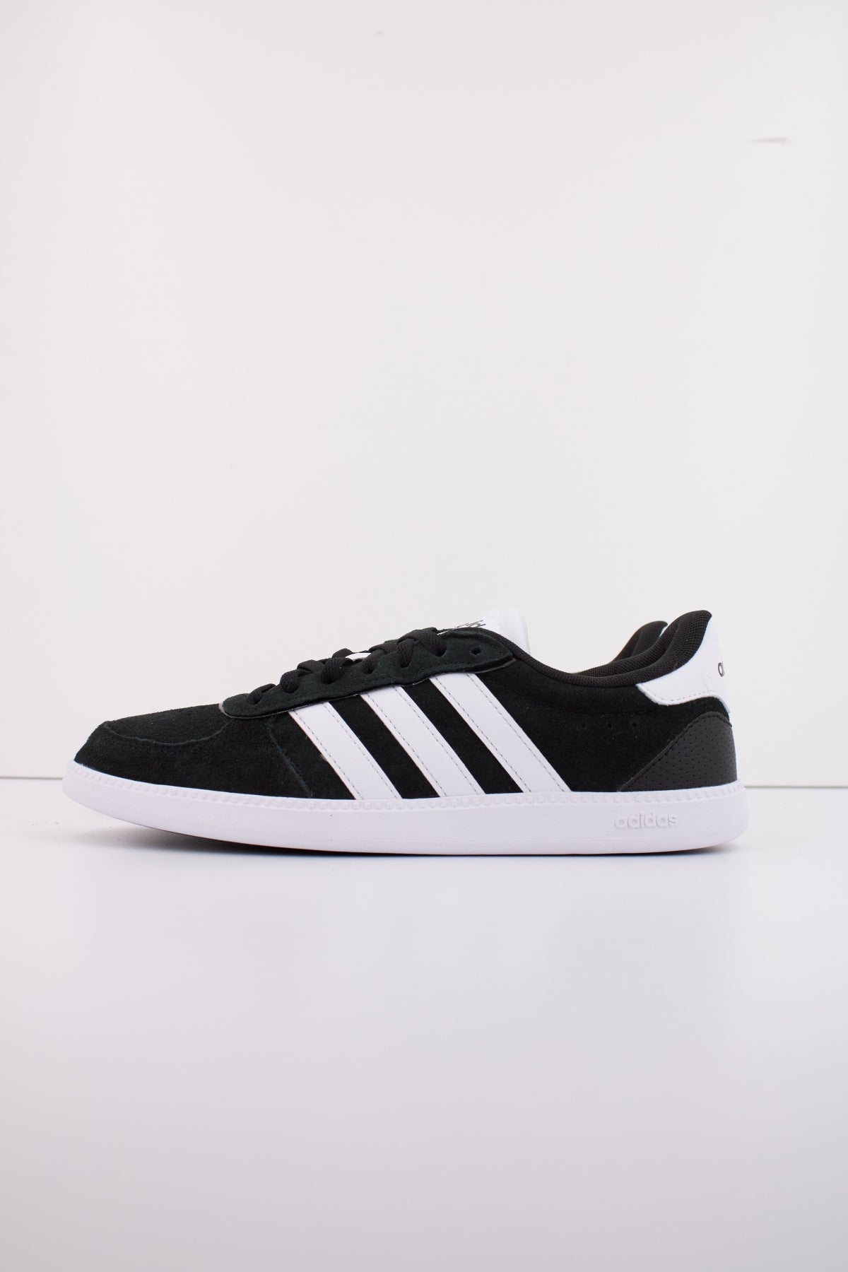 ADIDAS BREAKNET SLEEK en color BLACK  (1)