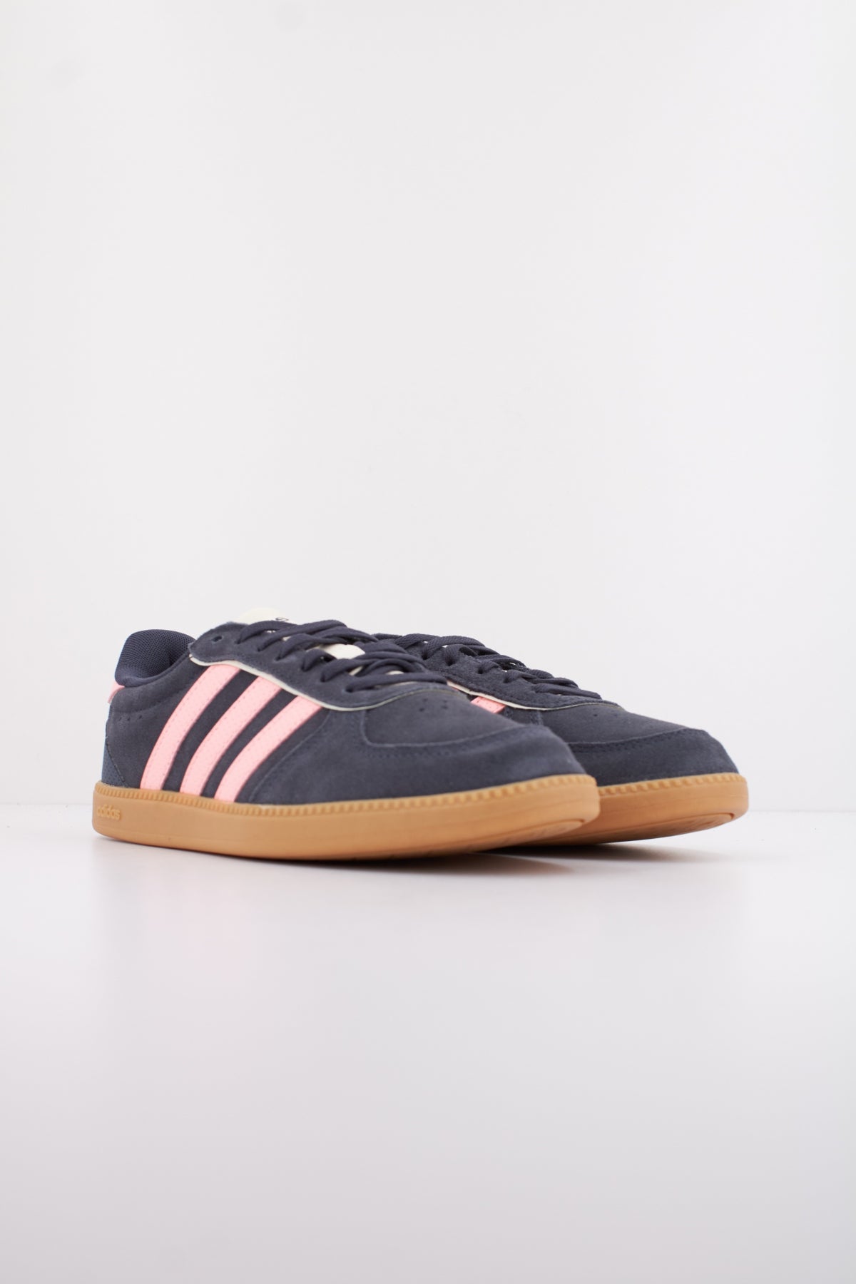 ADIDAS  BREAKNET SLEEK  en color SHANAV  (2)