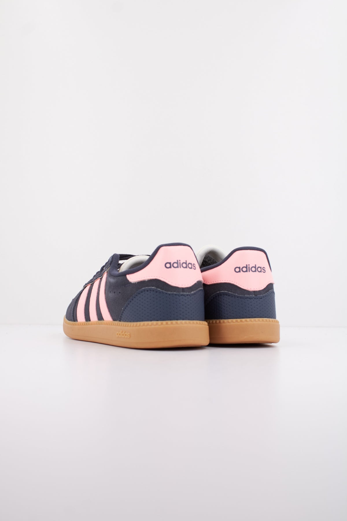 ADIDAS  BREAKNET SLEEK  en color SHANAV  (4)