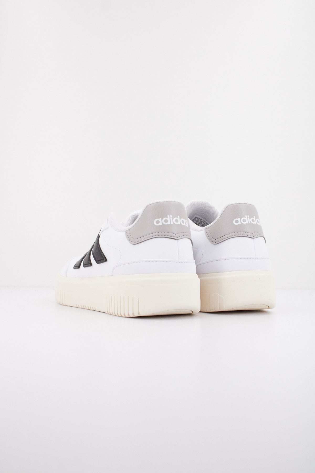 ADIDAS COURTBLOCK BOLD en color WHITE  (4)