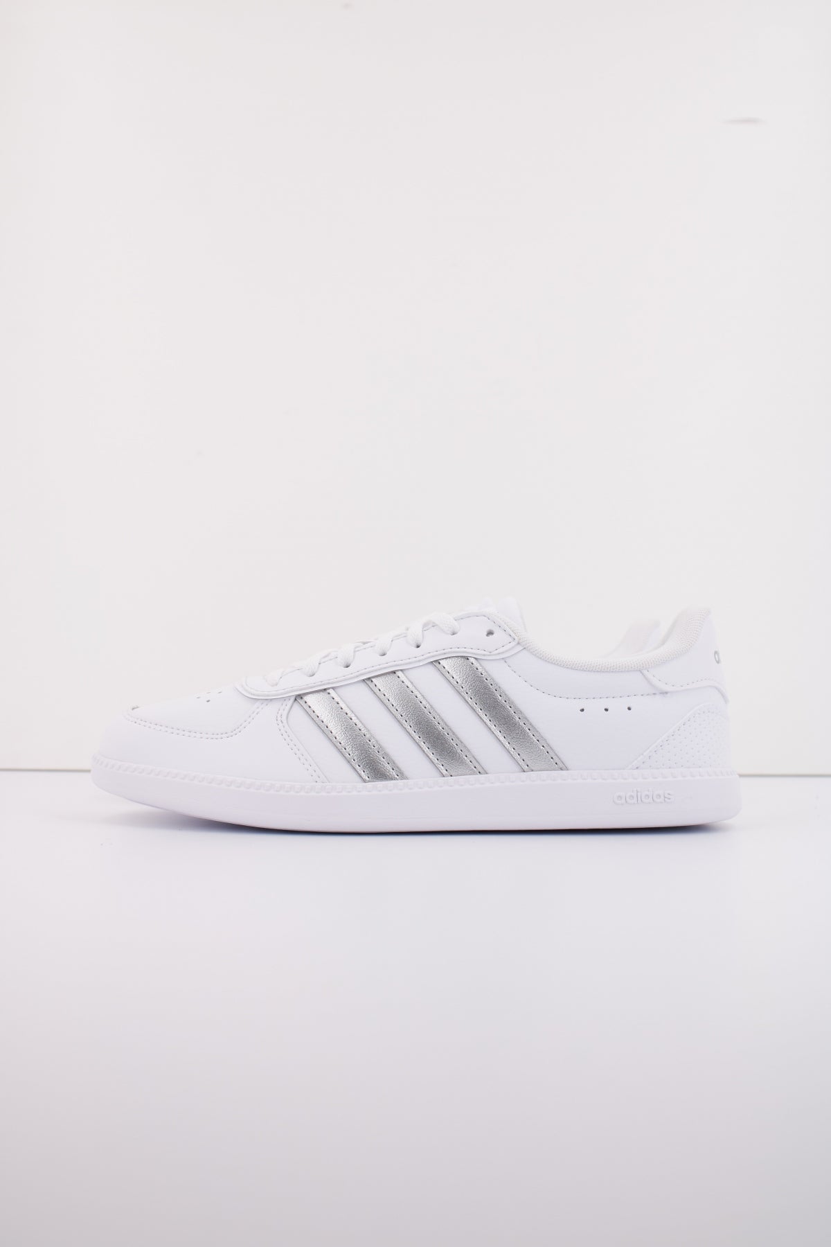 ADIDAS BREAKNET SLEEK en color WHITE  (1)