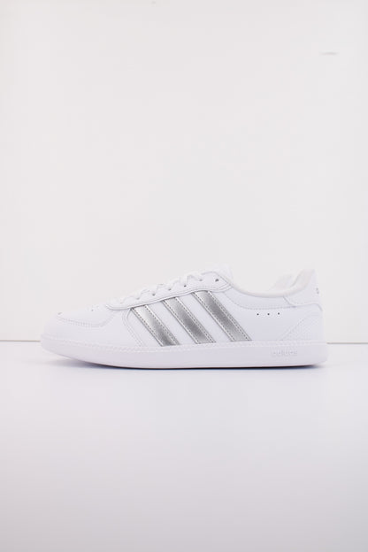 ADIDAS BREAKNET SLEEK en color WHITE  (1)