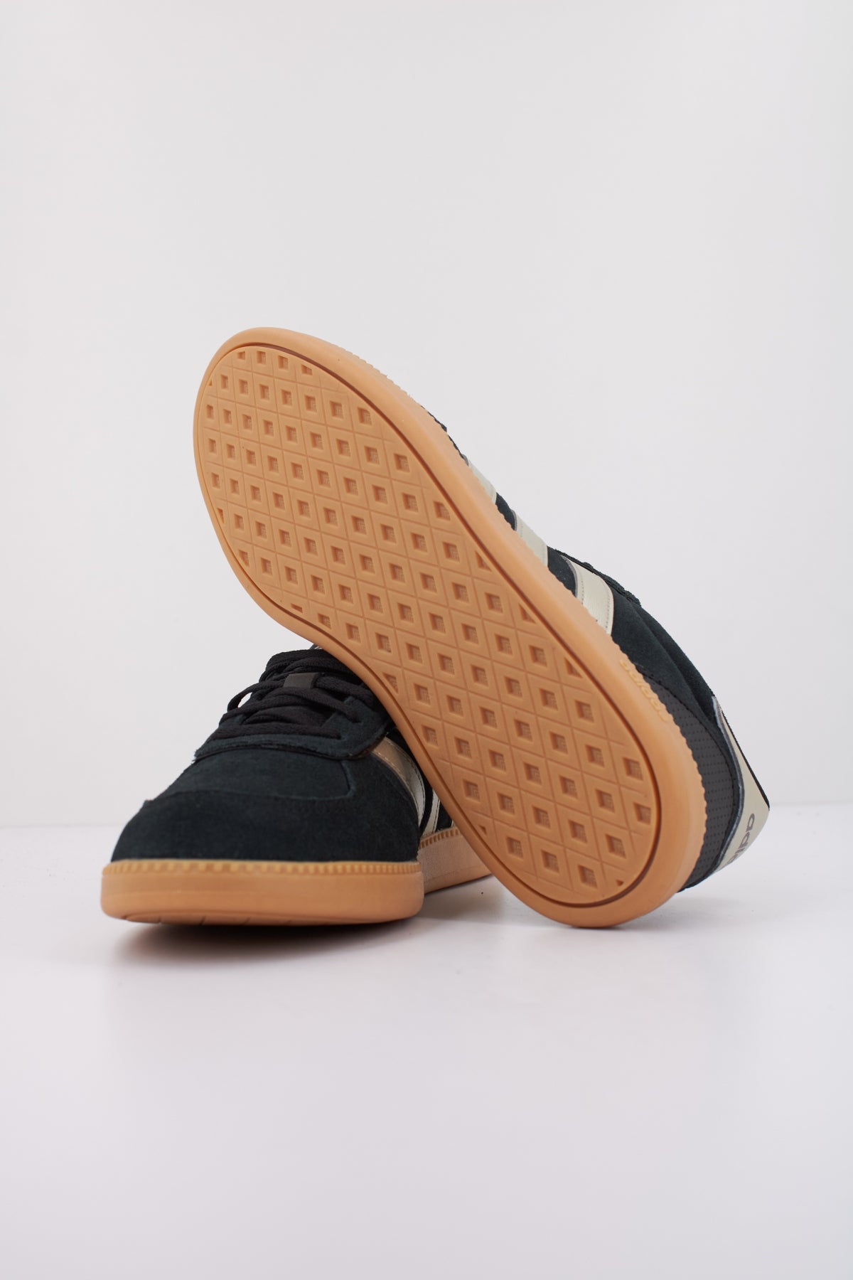 ADIDAS BREAKNET SLEEK en color BLACK  (5)