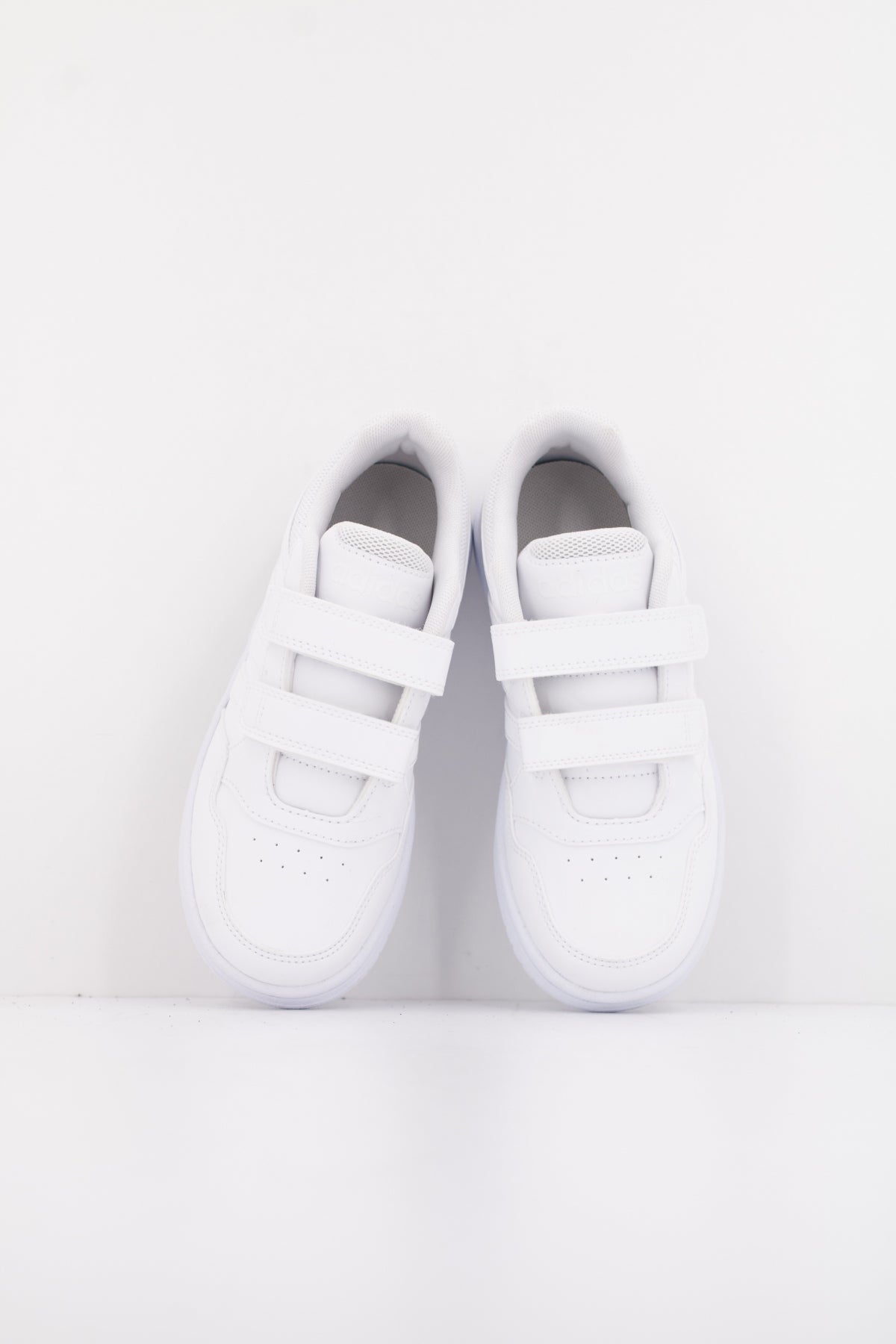 ADIDAS  HOOPS . CF C  en color WHITE  (3)