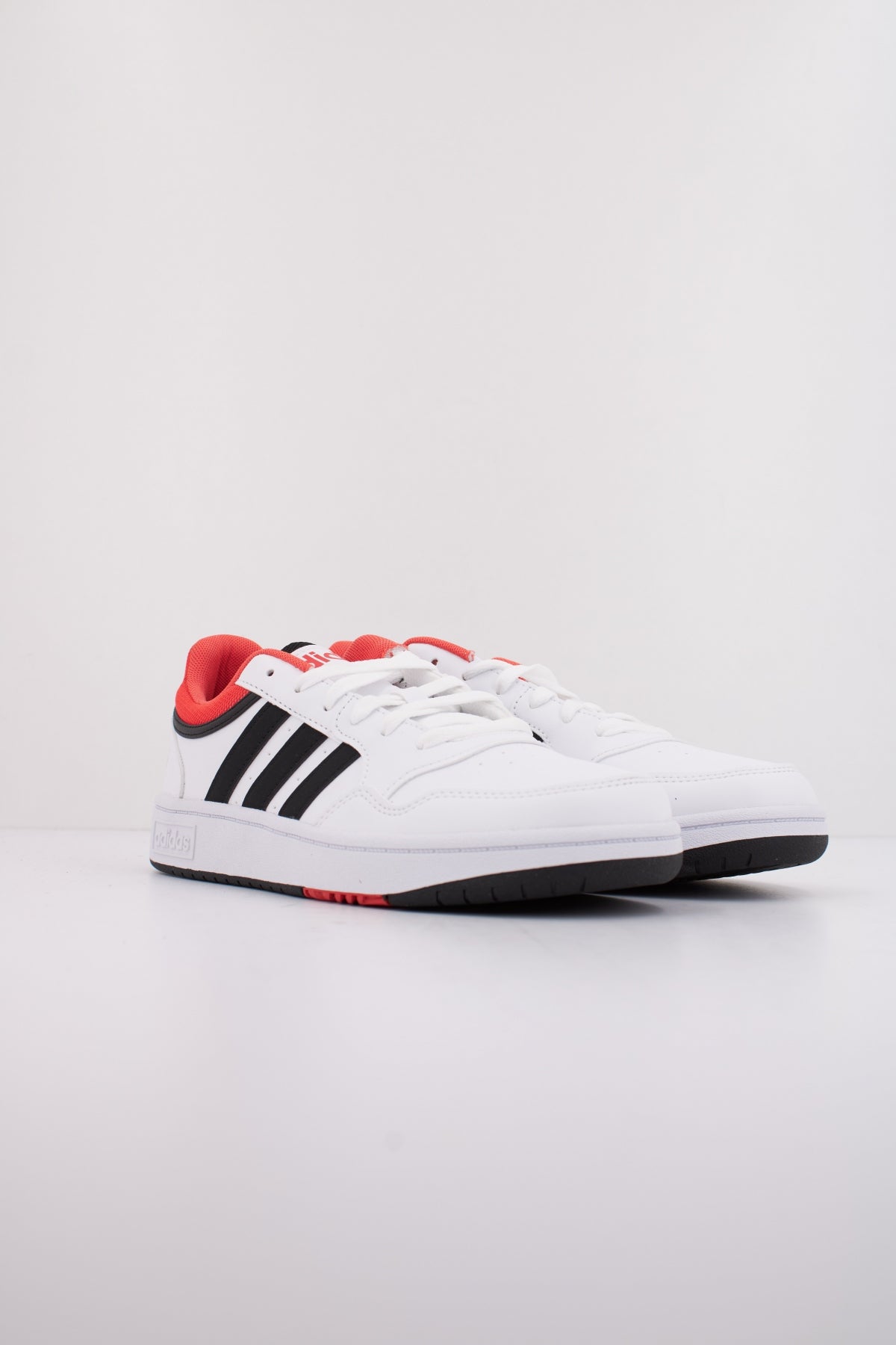 ADIDAS HOOPS . K en color WHITE  (2)
