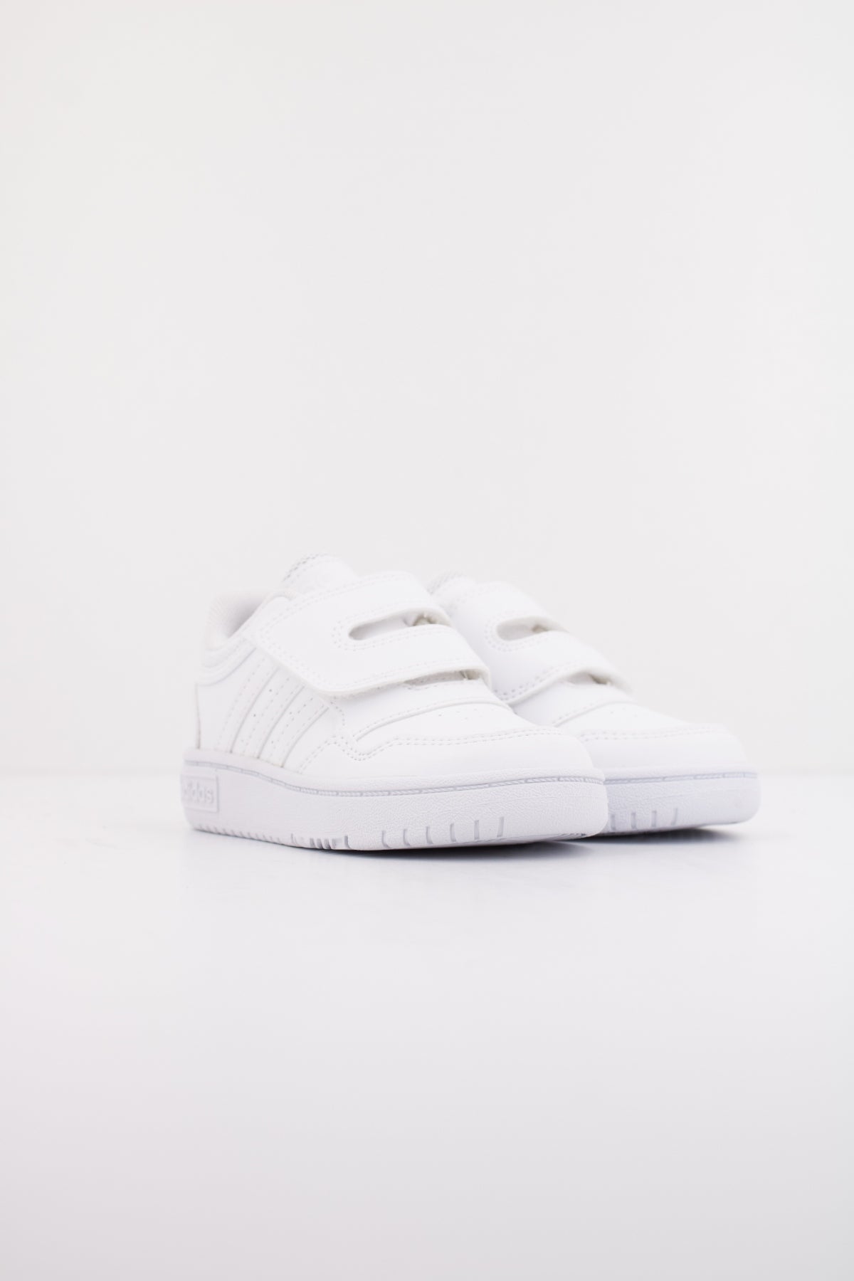 ADIDAS HOOPS . CF I en color WHITE  (2)