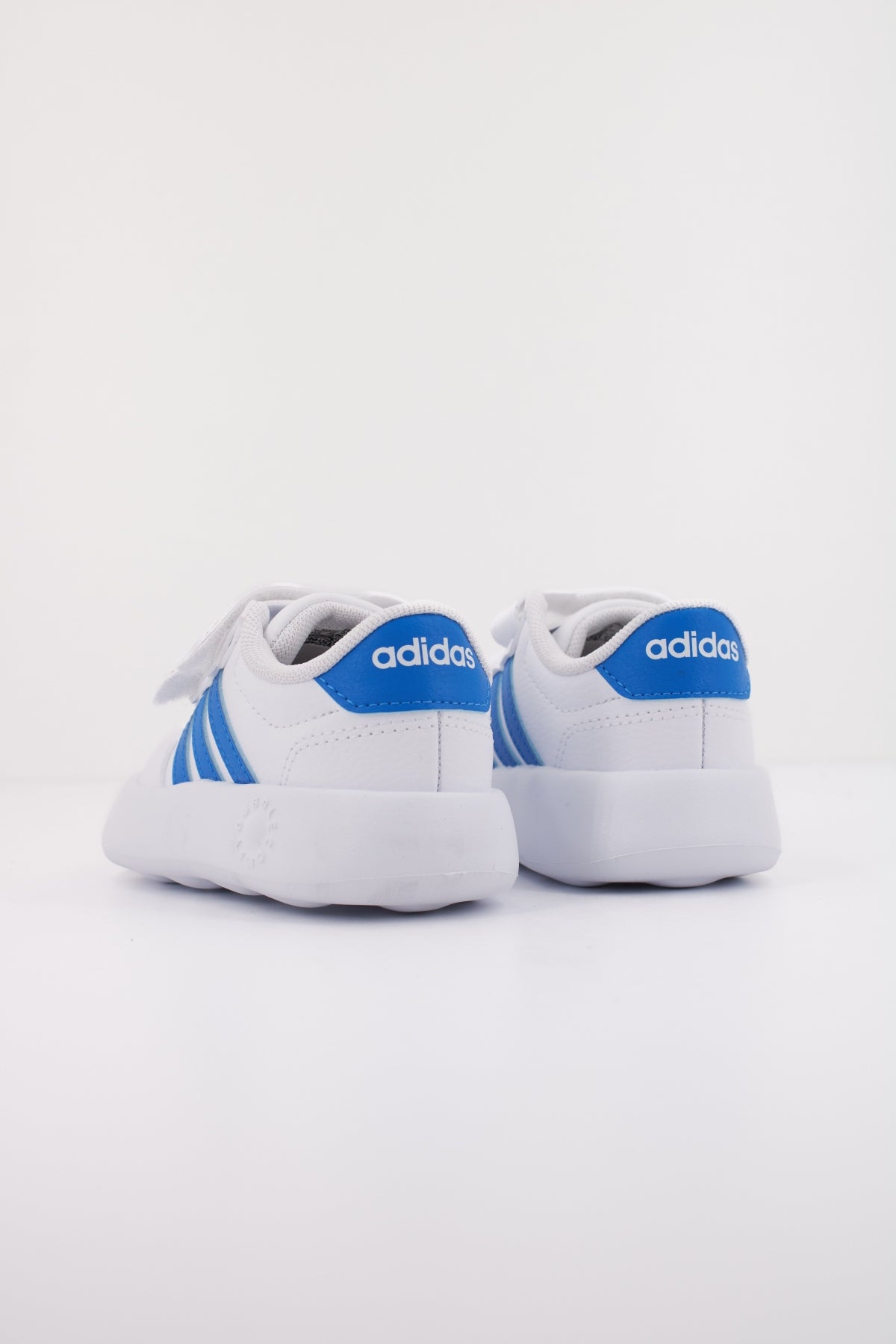 ADIDAS BREAKNET . CF I en color WHITE  (4)