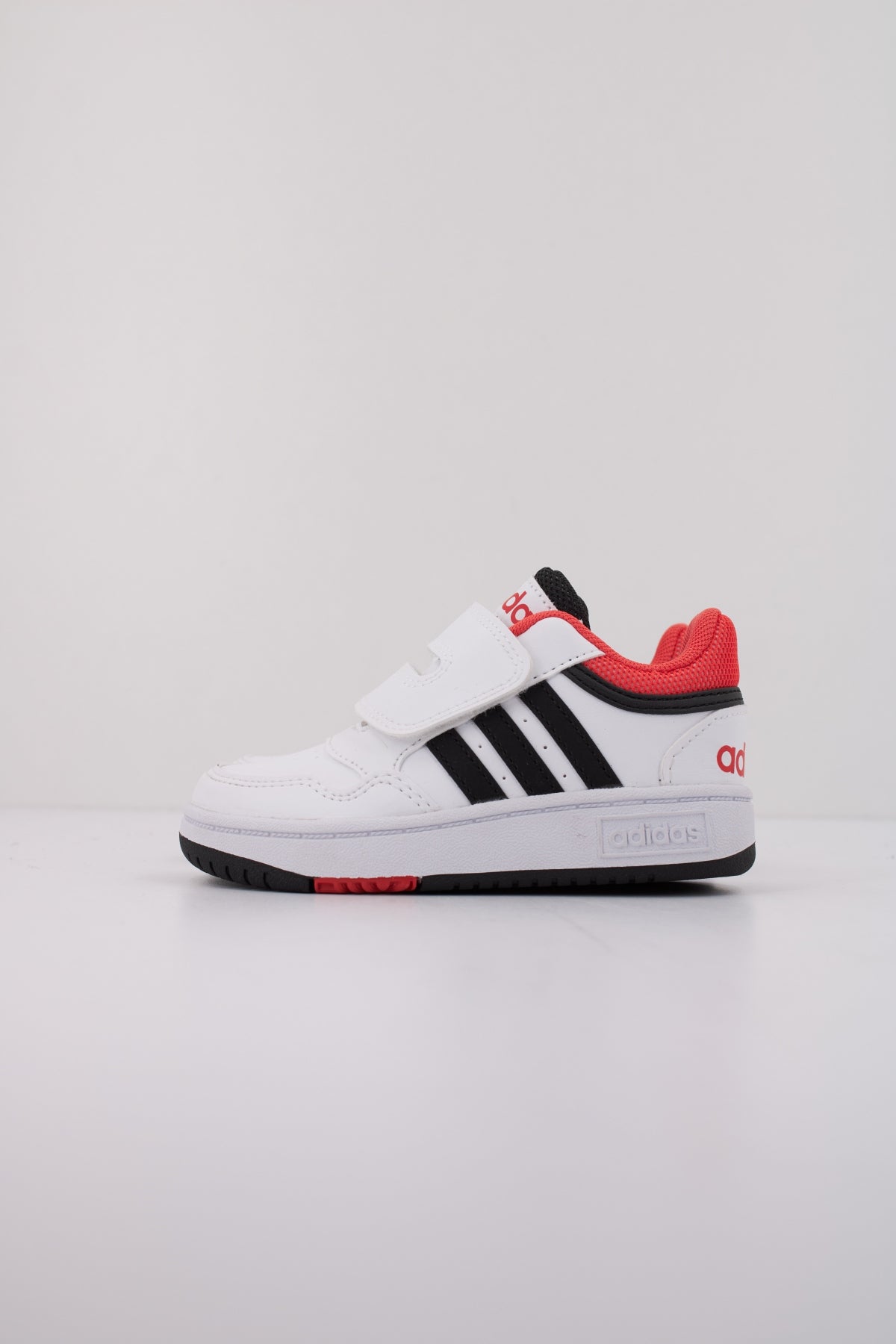 ADIDAS  HOOPS . CF I  en color WHITE  (1)